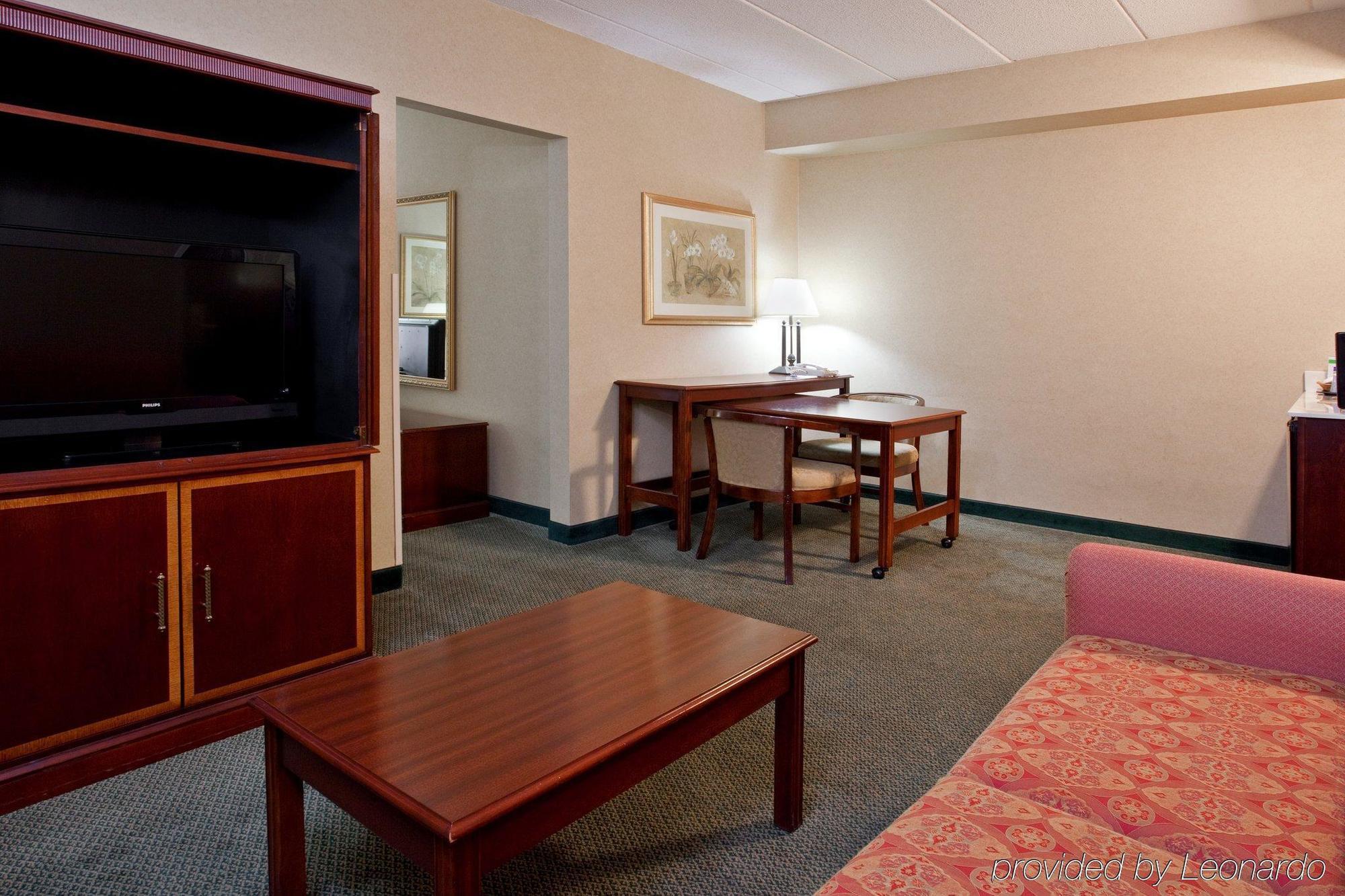 Holiday Inn Express Hotel & Suites Columbus Airport, An Ihg Hotel Gahanna Bagian luar foto